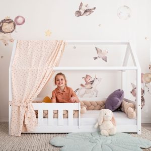 Sur l'image : Lit cabane Meli 160x80 cm avec barrière.