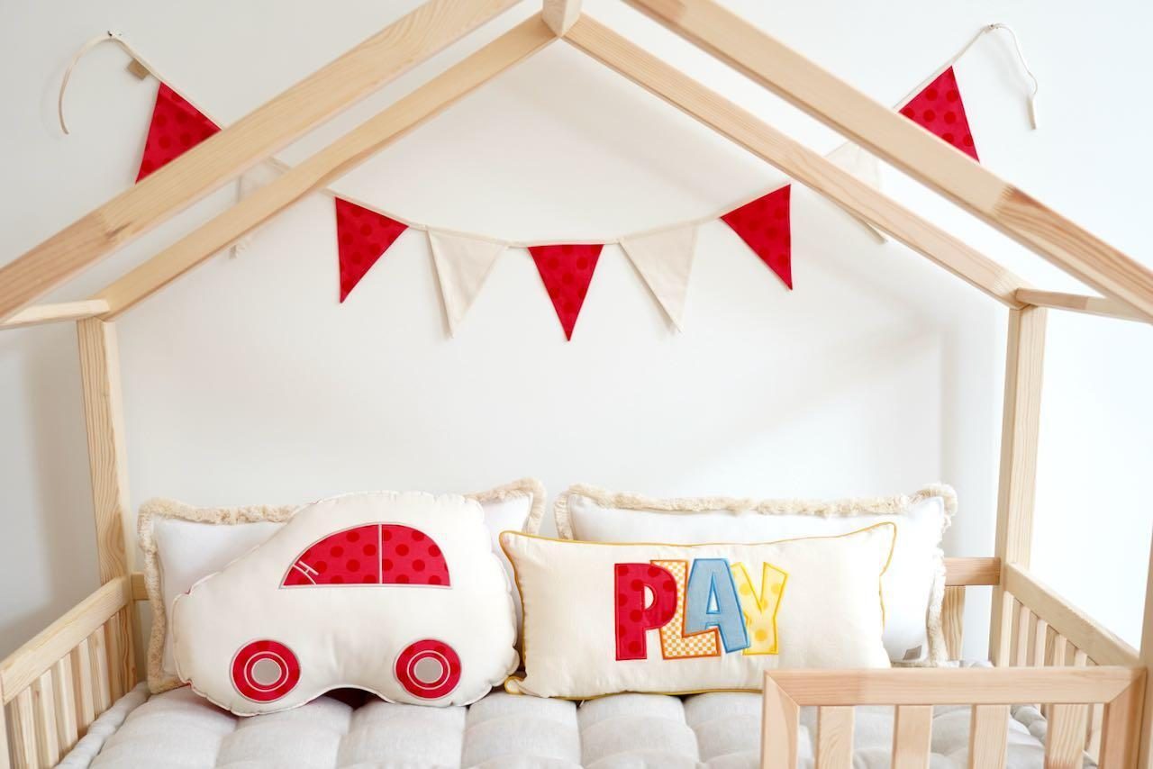 Guirnaldas clásicas - red polka dots - triángulo