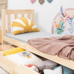 Auf dem Foto: Kinderbett Topo 160x80 cm mit um 20 cm verlängerten Beinen und einer Schublade