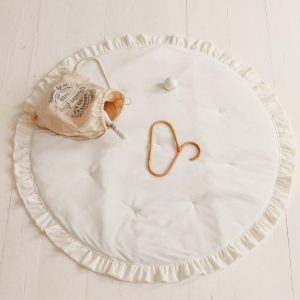 Mat with frill - White
