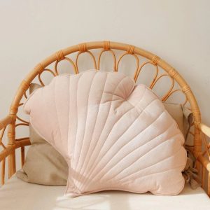 Ginkgo leaf Pillow - powder pink