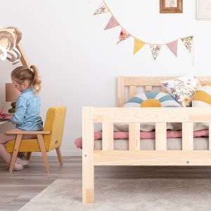 Auf dem Foto: Kinderbett Topo 160x80cm mit um 20cm verlängerten Beinen