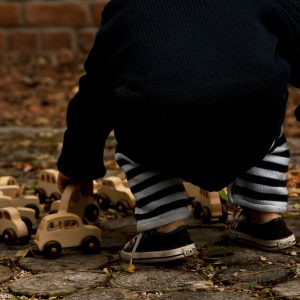 Jouet en bois sur roues voiture tout terrain
