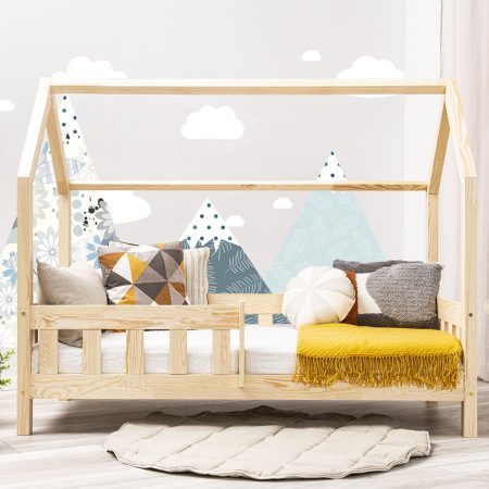 Autocolante de perete - Munți de flori și baloane 2. Patul prezentat în această imagine este de 160x80cm.