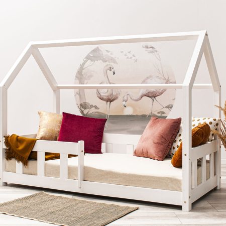 Autocolante de perete - Jungla și prietenii - flamingo. Patul prezentat în această imagine este de 160x80cm.