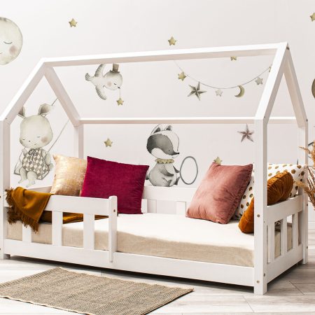 Autocolantes de parede - Circo Retro. A cama apresentada na imagem tem 160x80cm.