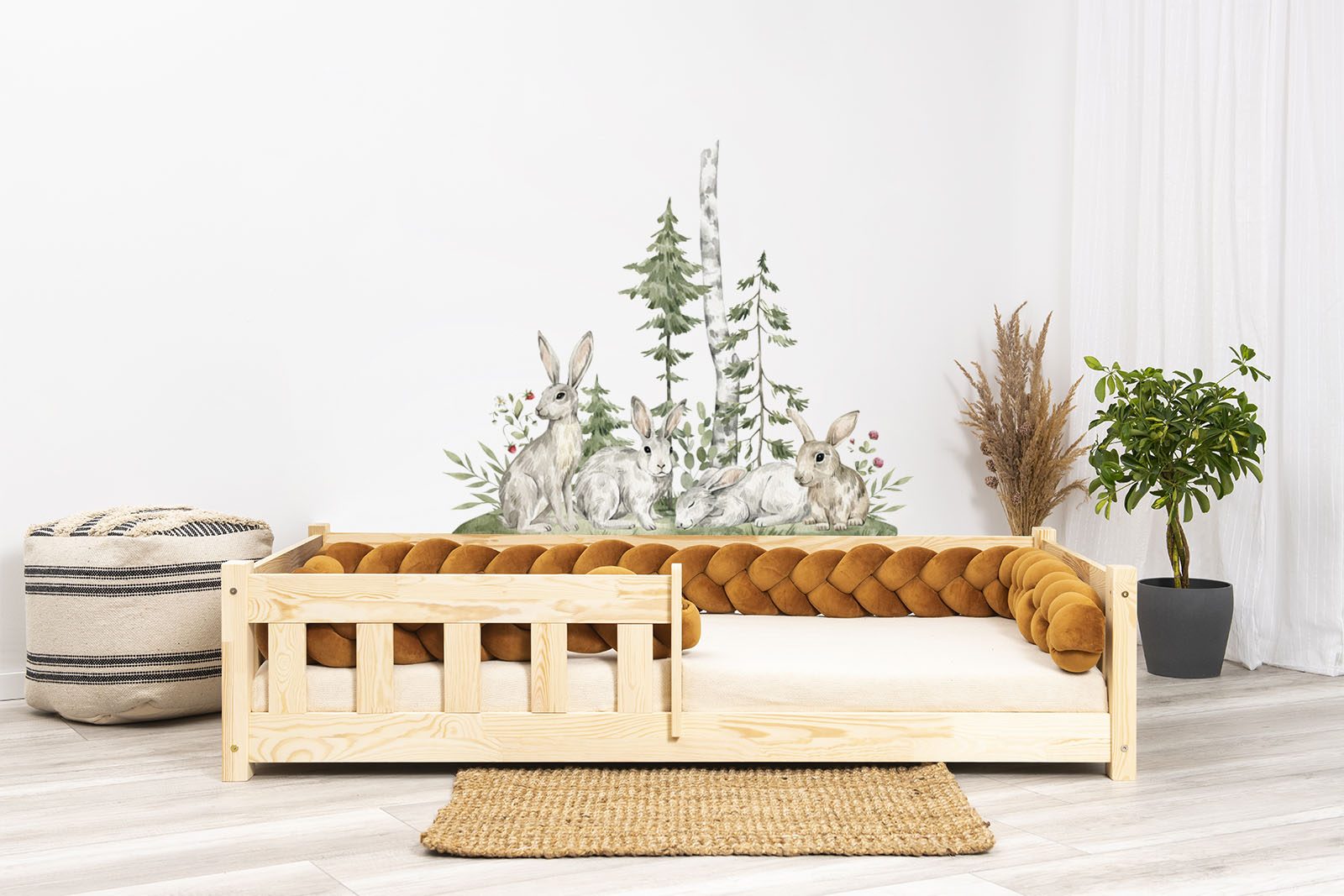 Autocolante de perete - În pădure 4. Patul prezentat în această imagine este 160x80cm.