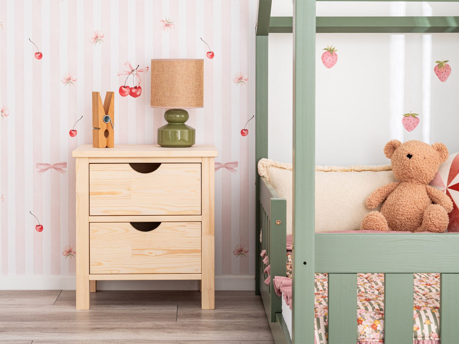 Nattbord i tre Hoki II