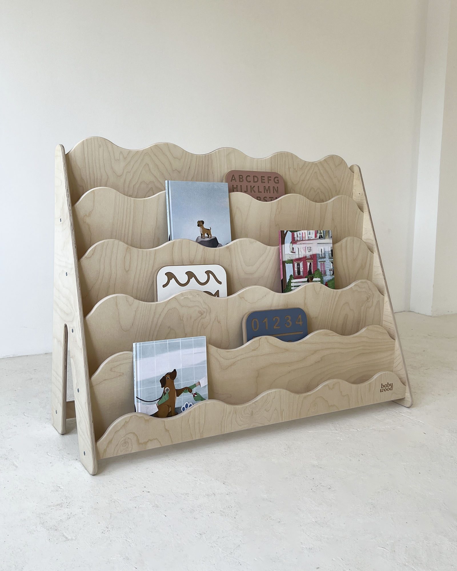 Front-Facing Bookcase WAVE L, Natural