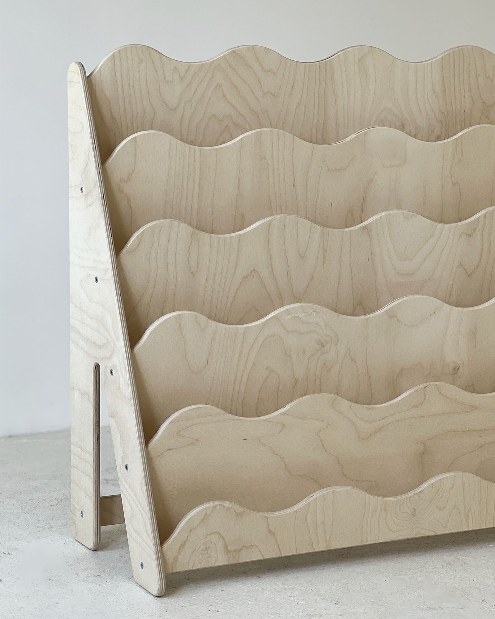 Front-Facing Bookcase WAVE L, Natural