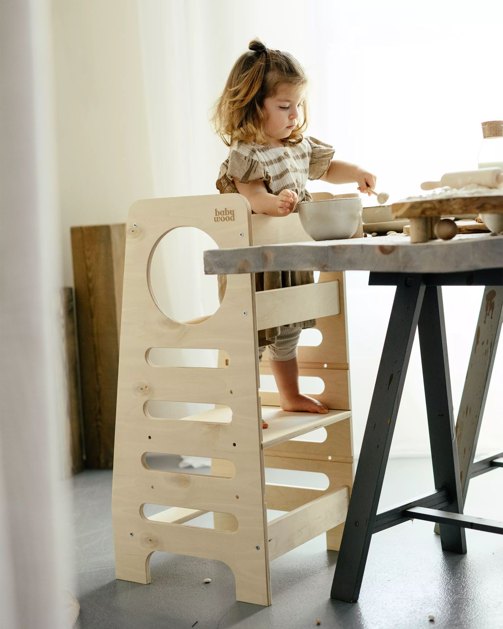 Kitchen Helper - Classic Natural