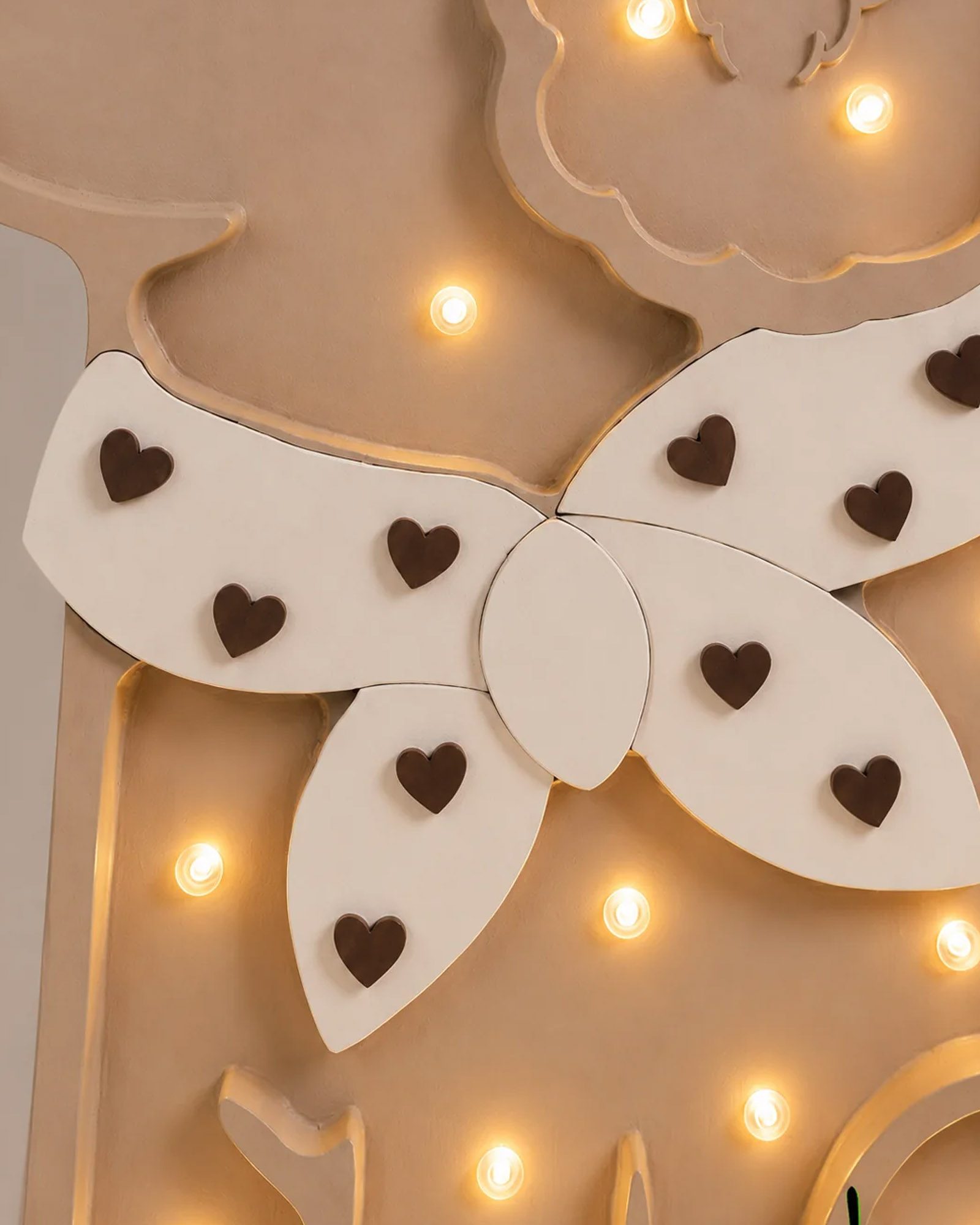 Lamp in de vorm van een poedel Lotta Hearts on Beige